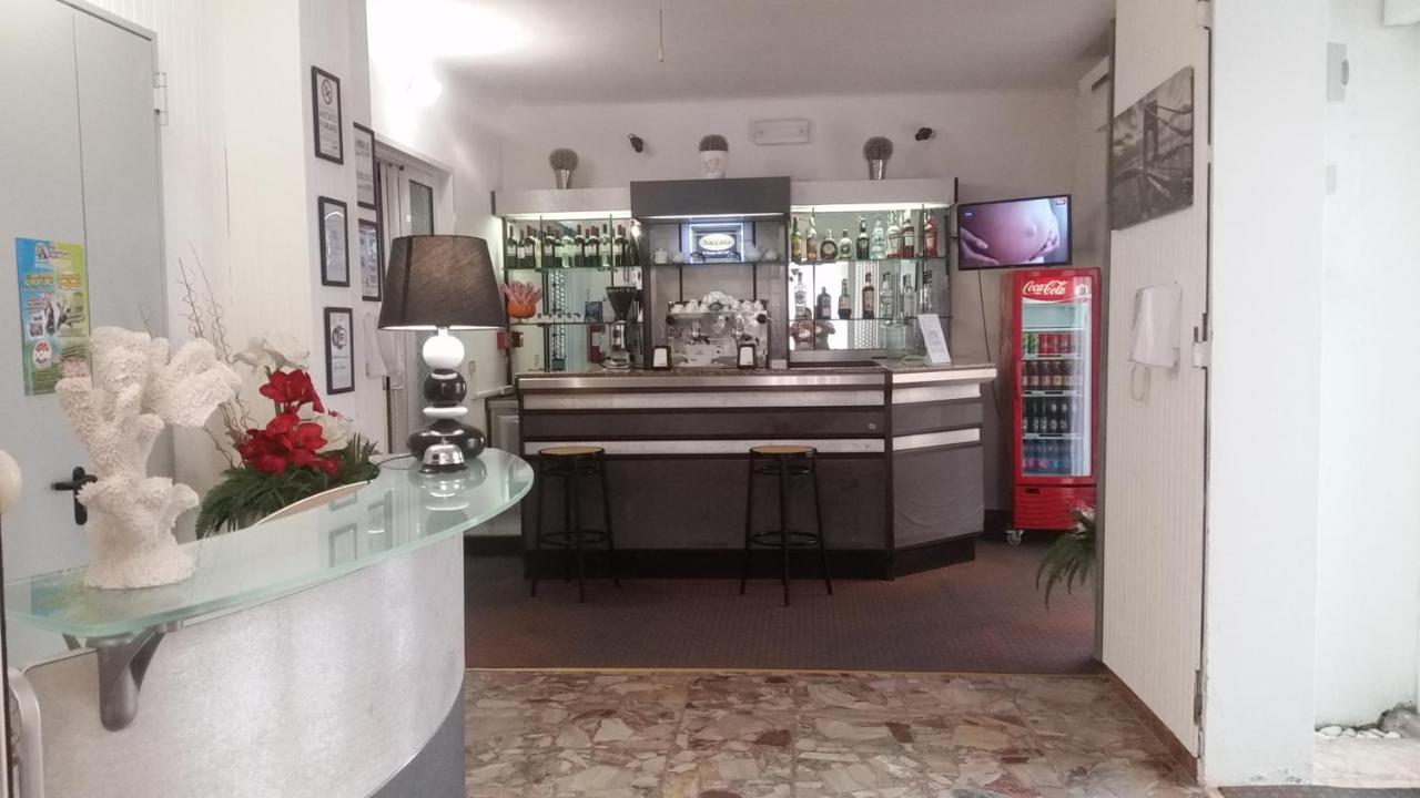 Hotel Manolita Rimini Dış mekan fotoğraf